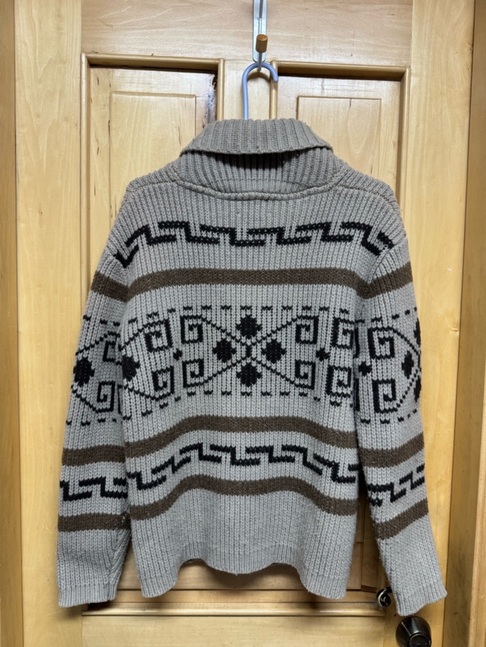 Pendleton Beige Shawl Collar Cardigan with Brown and Black Pattern - Picture 4 of 9